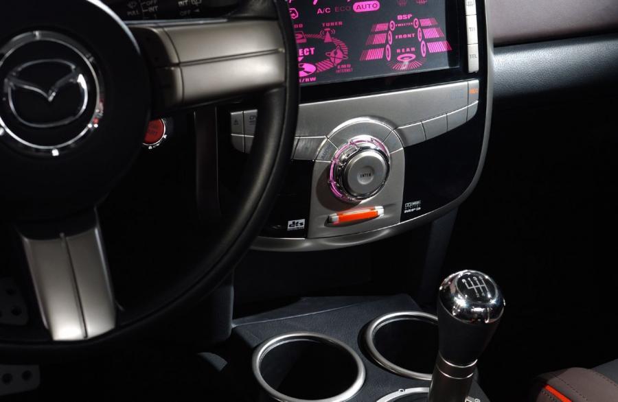  Mazda MX Micro Sport Concept 2004 года  (фото 16 из 20)
